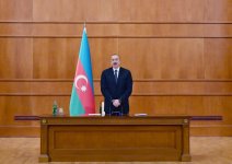 Президент Ильхам Алиев и Первая леди Мехрибан Алиева встретились с семьями шехидов (ФОТО) (версия 3)