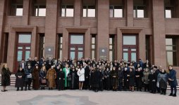 Президент Ильхам Алиев и Первая леди Мехрибан Алиева встретились с семьями шехидов (ФОТО) (версия 3)