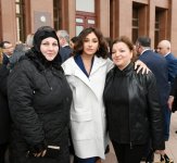 Президент Ильхам Алиев и Первая леди Мехрибан Алиева встретились с семьями шехидов (ФОТО) (версия 3)