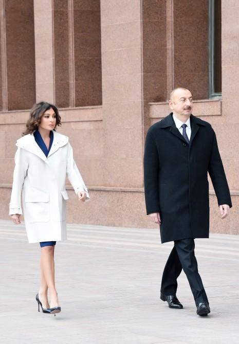 Президент Ильхам Алиев и Первая леди Мехрибан Алиева встретились с семьями шехидов (ФОТО) (версия 3)