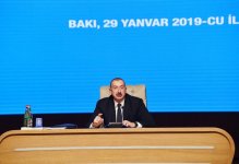 Президент Ильхам Алиев принял участие в конференции по итогам выполнения Госпрограммы социально-экономического развития регионов Азербайджана в 2014-2018 гг. (ФОТО)