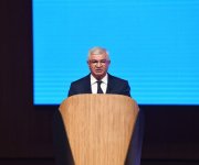 Президент Ильхам Алиев принял участие в конференции по итогам выполнения Госпрограммы социально-экономического развития регионов Азербайджана в 2014-2018 гг. (ФОТО)