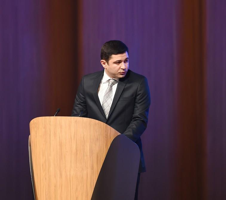 Президент Ильхам Алиев принял участие в конференции по итогам выполнения Госпрограммы социально-экономического развития регионов Азербайджана в 2014-2018 гг. (ФОТО)