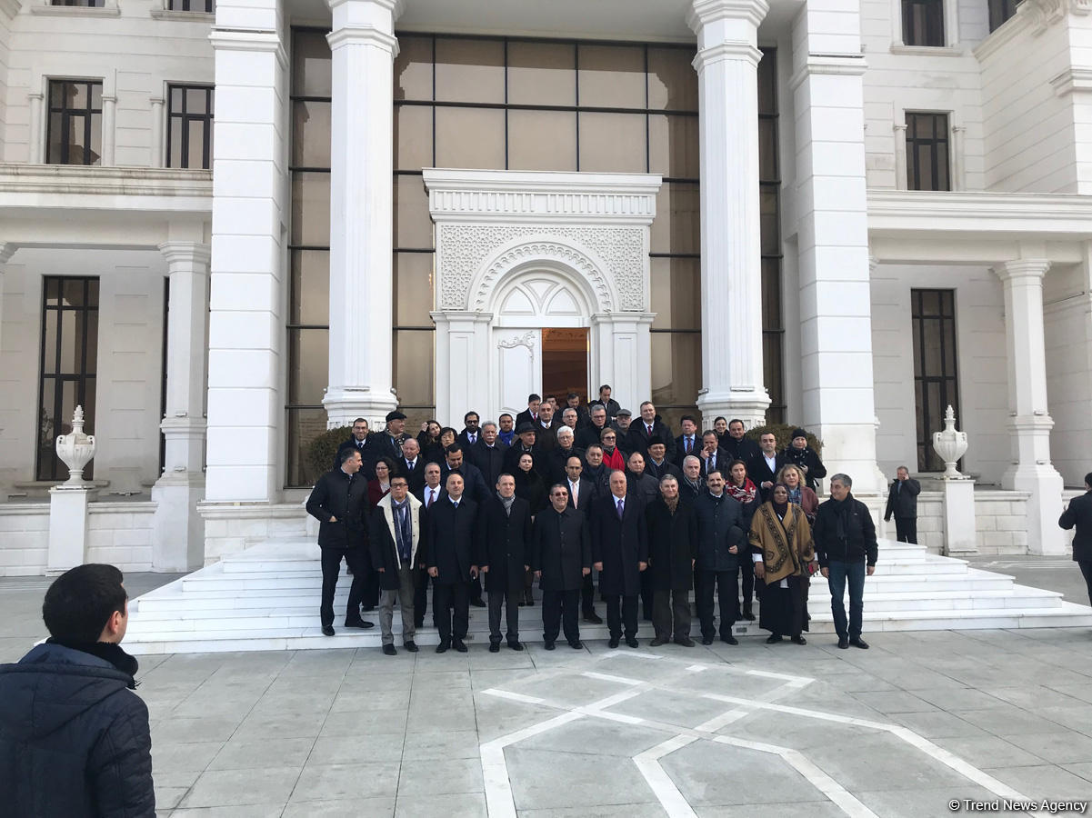 МИД Азербайджана организовал визит представителей посольств и международных организаций в Сумгайыт (ФОТО)