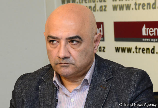 Гейдар Алиев чувствовал прессу как самую тонкую материю -  беседа Эльмиры Ахундовой с Тофиком Аббасовым