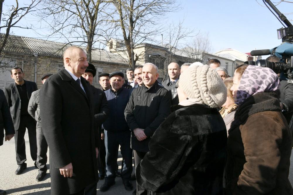 Президент Ильхам Алиев побывал в Шамахе, где произошло землетрясение (ФОТО)