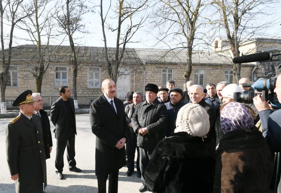 Президент Ильхам Алиев побывал в Шамахе, где произошло землетрясение (ФОТО)