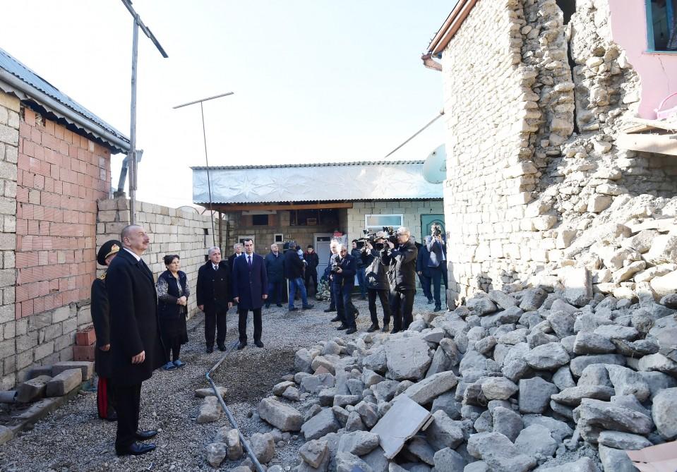 Президент Ильхам Алиев побывал в Шамахе, где произошло землетрясение (ФОТО)
