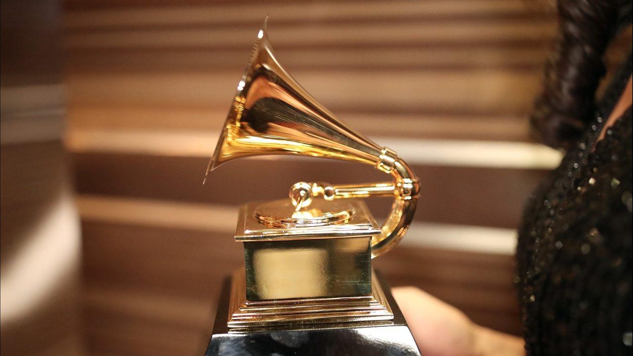 Названы лауреаты премии Grammy
