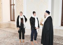 First VP Mehriban Aliyeva visits Imamzade religious complex in Ganja (PHOTO)