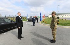 Верховный главнокомандующий ВС Азербайджана Ильхам Алиев ознакомился с условиями в новопостроенной N-й воинской части в Бейлагане (ФОТО) (версия 2)