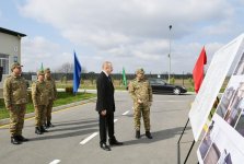 Верховный главнокомандующий ВС Азербайджана Ильхам Алиев ознакомился с условиями в новопостроенной N-й воинской части в Бейлагане (ФОТО) (версия 2)