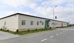 Верховный главнокомандующий ВС Азербайджана Ильхам Алиев ознакомился с условиями в новопостроенной N-й воинской части в Бейлагане (ФОТО) (версия 2)