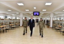 Верховный главнокомандующий ВС Азербайджана Ильхам Алиев ознакомился с условиями в новопостроенной N-й воинской части в Бейлагане (ФОТО) (версия 2)