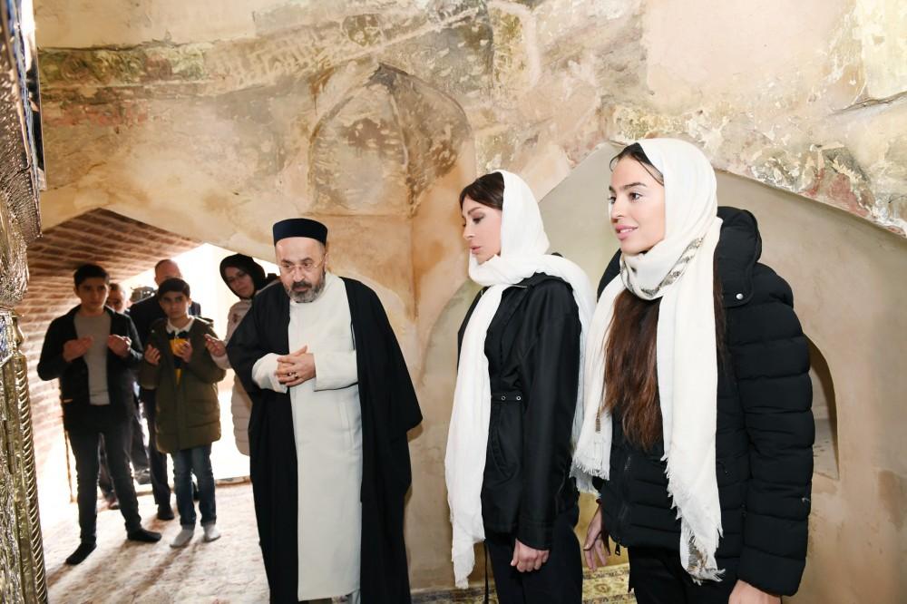 First VP Mehriban Aliyeva visits Imamzade religious complex in Ganja (PHOTO)