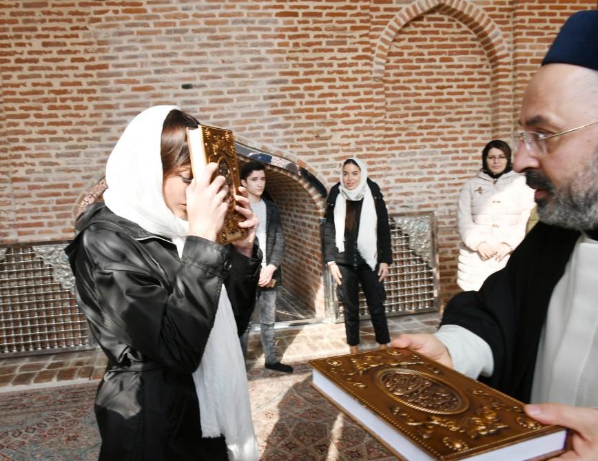 First VP Mehriban Aliyeva visits Imamzade religious complex in Ganja (PHOTO)