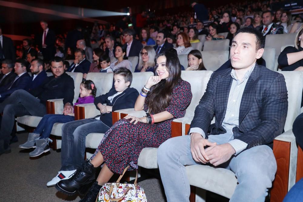 В Баку прошел  гала-концерт Международного детского музыкального фестиваля "ЗИМА" (ФОТО)