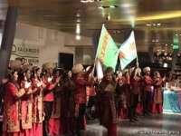 Ковры ручной работы и ювелирные украшения Туркменистана в Баку (ФОТО)