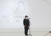 Вице-президент Фонда Гейдара Алиева Лейла Алиева приняла участие в торжественном открытии выставки российских художников-авангардистов в Баку (ФОТО)
