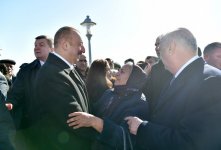 Президент Ильхам Алиев встретился на приморском бульваре Сумгайыта с жителями города (ФОТО) (версия 2)