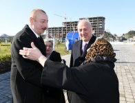 Президент Ильхам Алиев встретился на приморском бульваре Сумгайыта с жителями города (ФОТО) (версия 2)