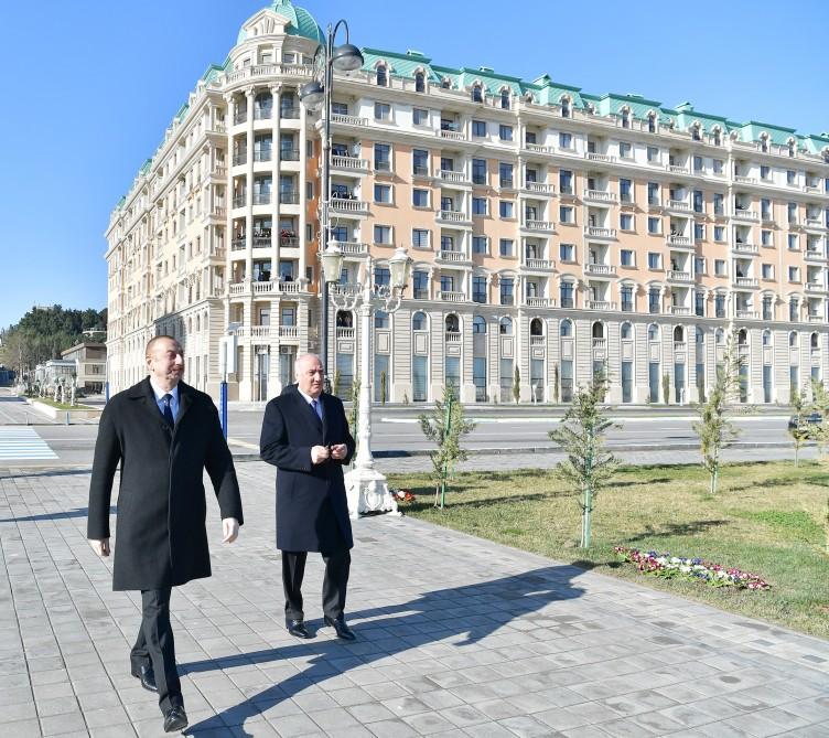 Президент Ильхам Алиев встретился на приморском бульваре Сумгайыта с жителями города (ФОТО) (версия 2)