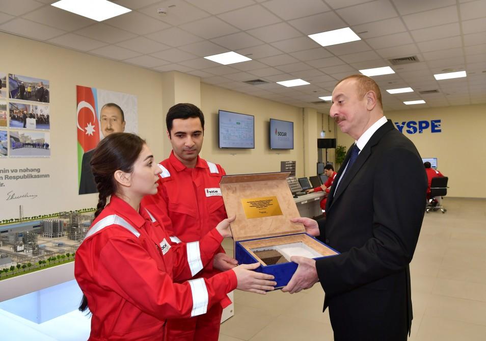 Президент Ильхам Алиев принял участие в открытии завода “SOCAR Polymer” по производству полиэтилена высокой плотности в Сумгайыте (ФОТО)