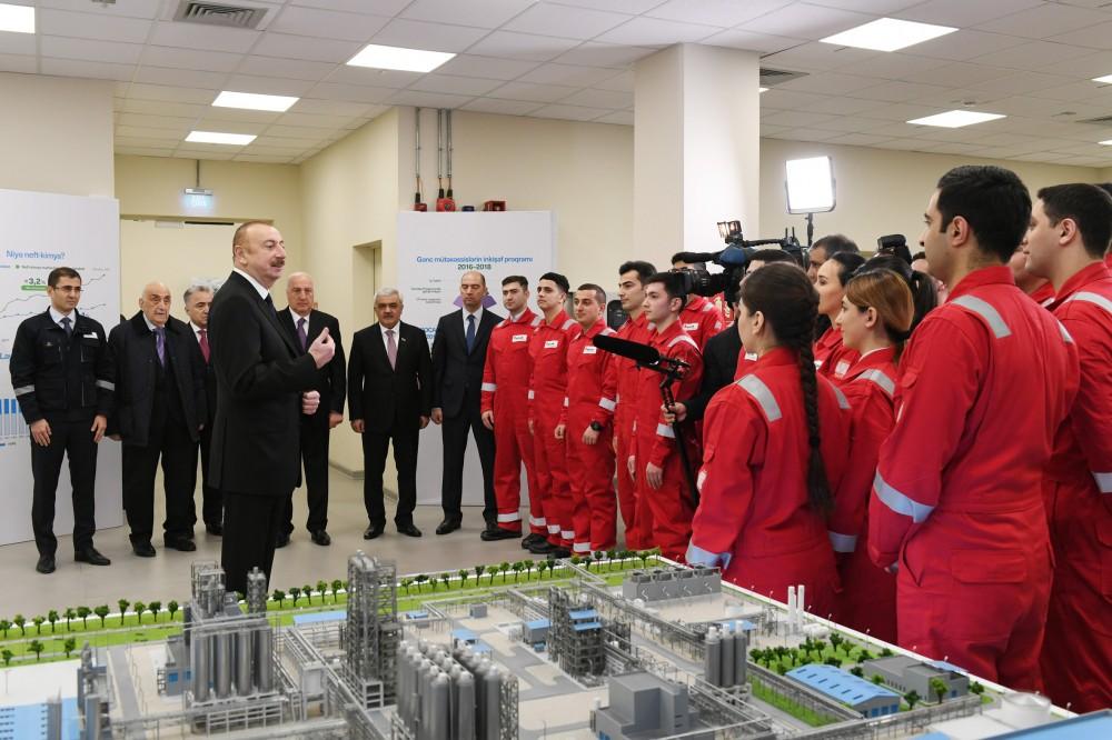 Президент Ильхам Алиев принял участие в открытии завода “SOCAR Polymer” по производству полиэтилена высокой плотности в Сумгайыте (ФОТО)