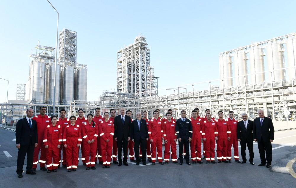 Президент Ильхам Алиев принял участие в открытии завода “SOCAR Polymer” по производству полиэтилена высокой плотности в Сумгайыте (ФОТО)