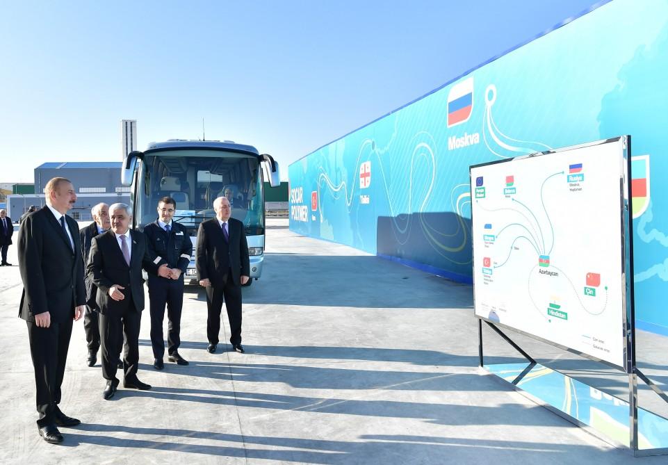 Президент Ильхам Алиев принял участие в открытии завода “SOCAR Polymer” по производству полиэтилена высокой плотности в Сумгайыте (ФОТО)