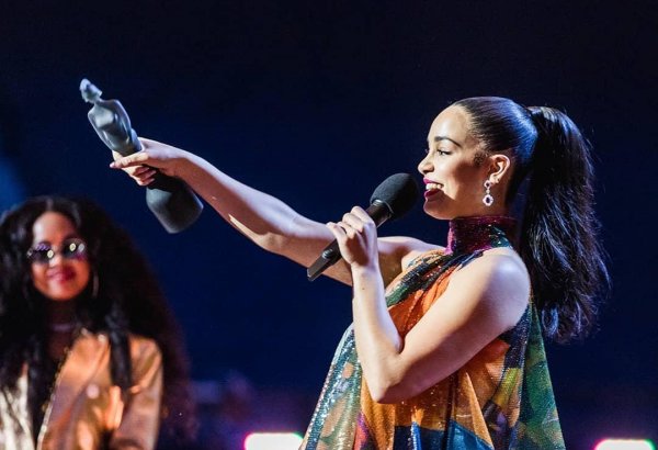 Названы победители музыкальной премии BRIT Awards 2019 (ФОТО)