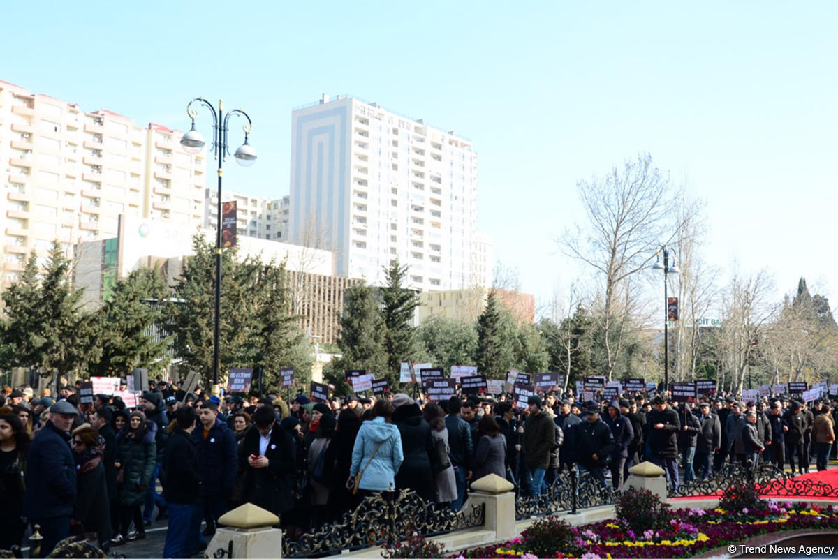 Общественность Азербайджана чтит память жертв Ходжалинского геноцида (ФОТО)
