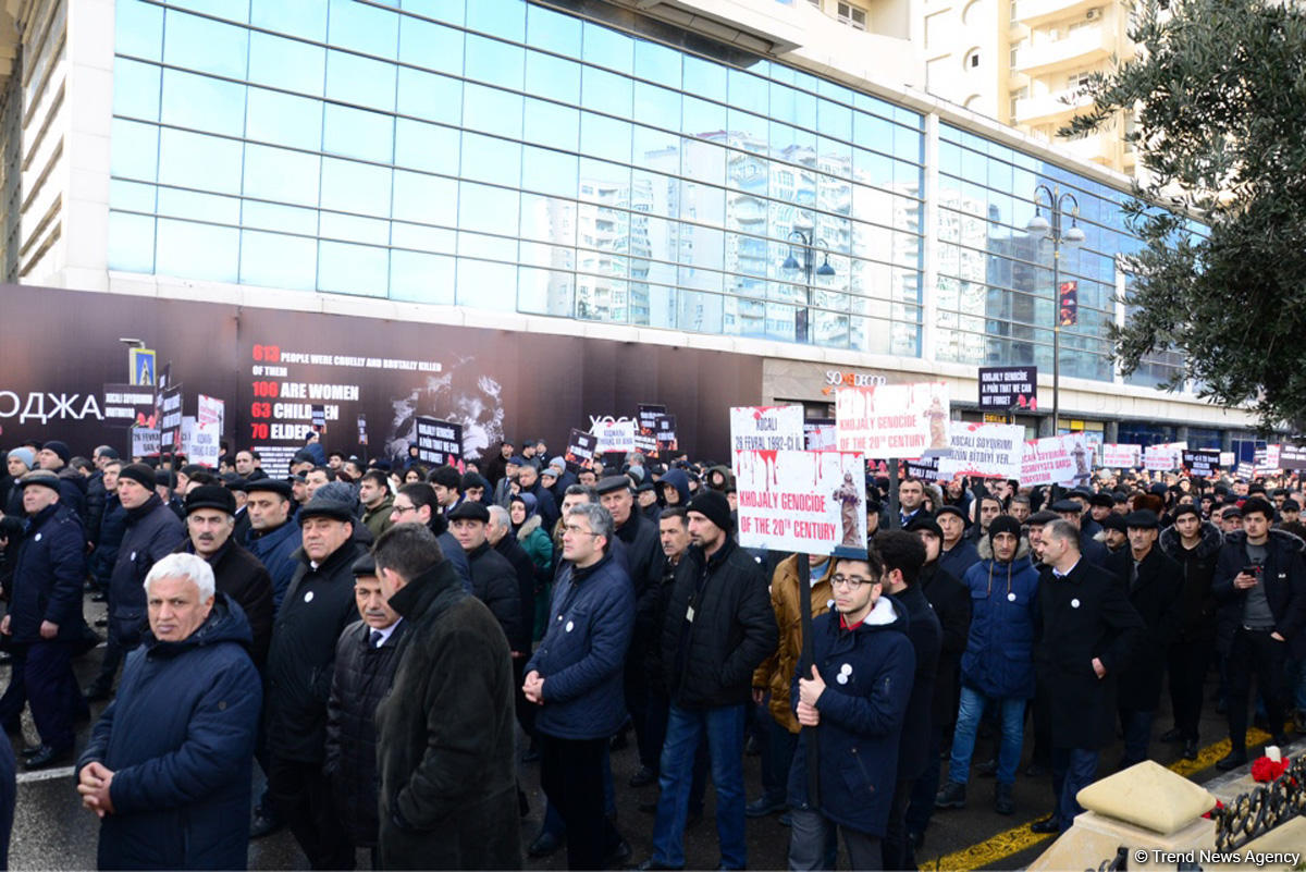Общественность Азербайджана чтит память жертв Ходжалинского геноцида (ФОТО)