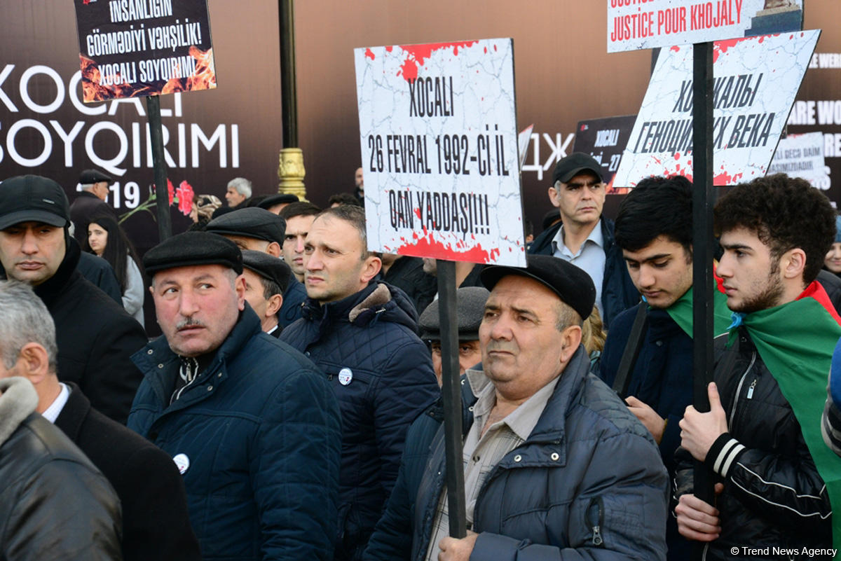 Общественность Азербайджана чтит память жертв Ходжалинского геноцида (ФОТО)
