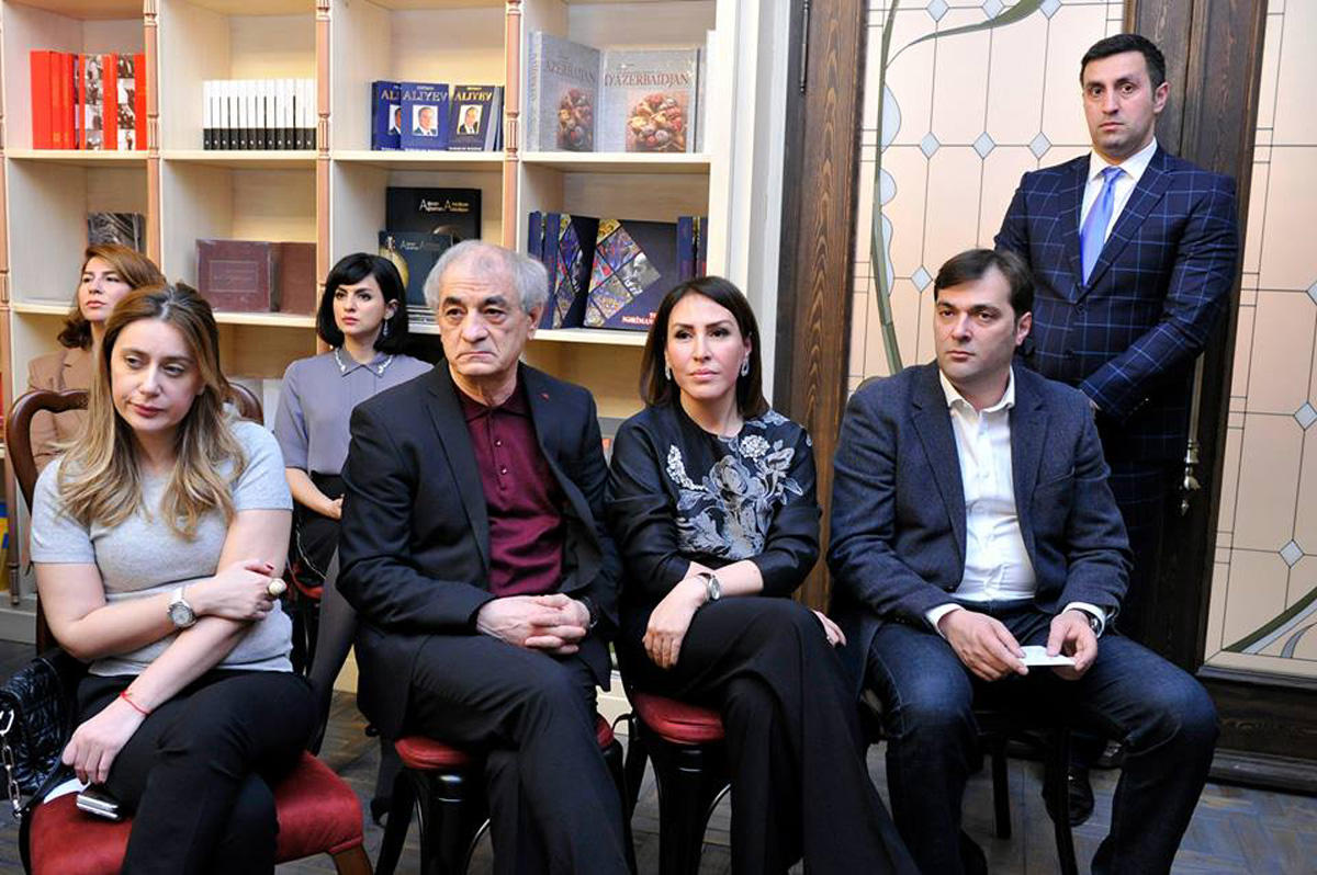 Baku Book Center презентовал проект "Cry", посвященный Ходжалинскому геноциду (ФОТО)