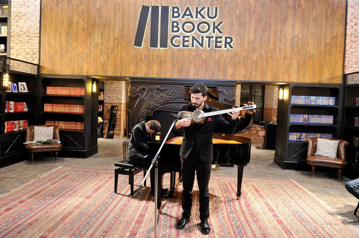 Baku Book Center презентовал проект "Cry", посвященный Ходжалинскому геноциду (ФОТО)