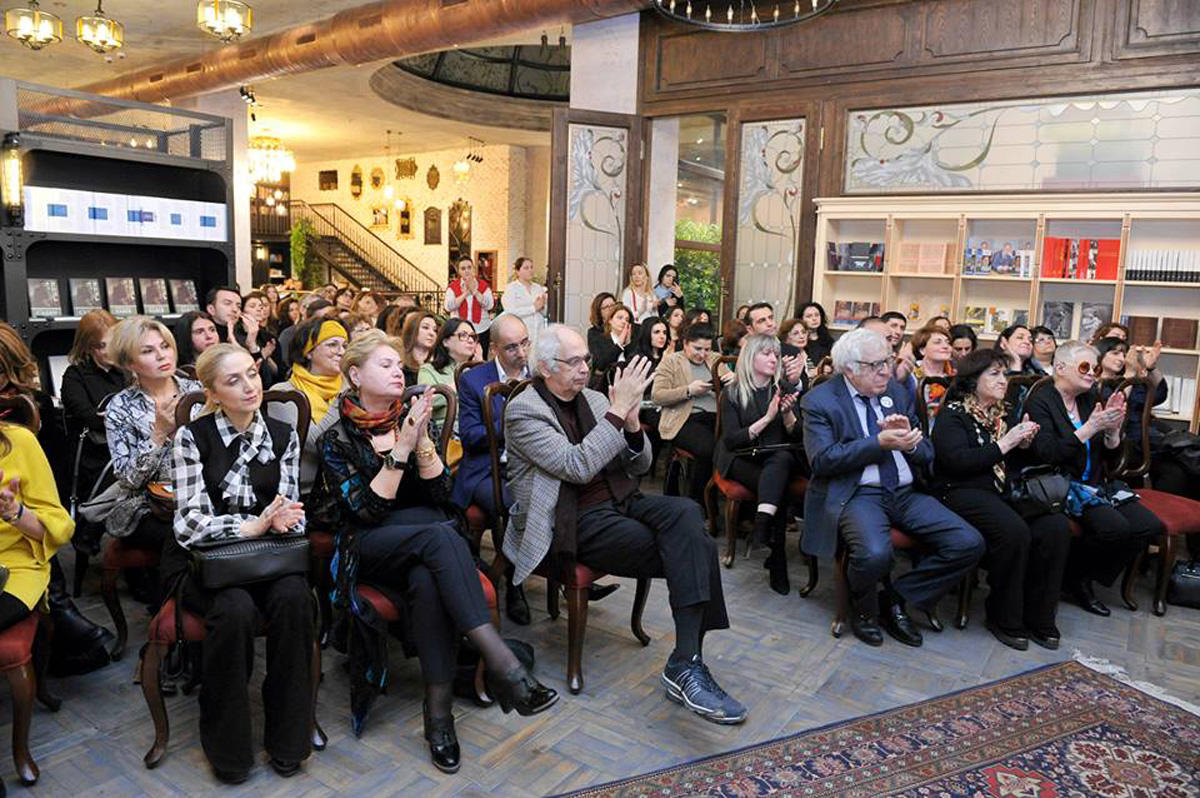 Baku Book Center презентовал проект "Cry", посвященный Ходжалинскому геноциду (ФОТО)