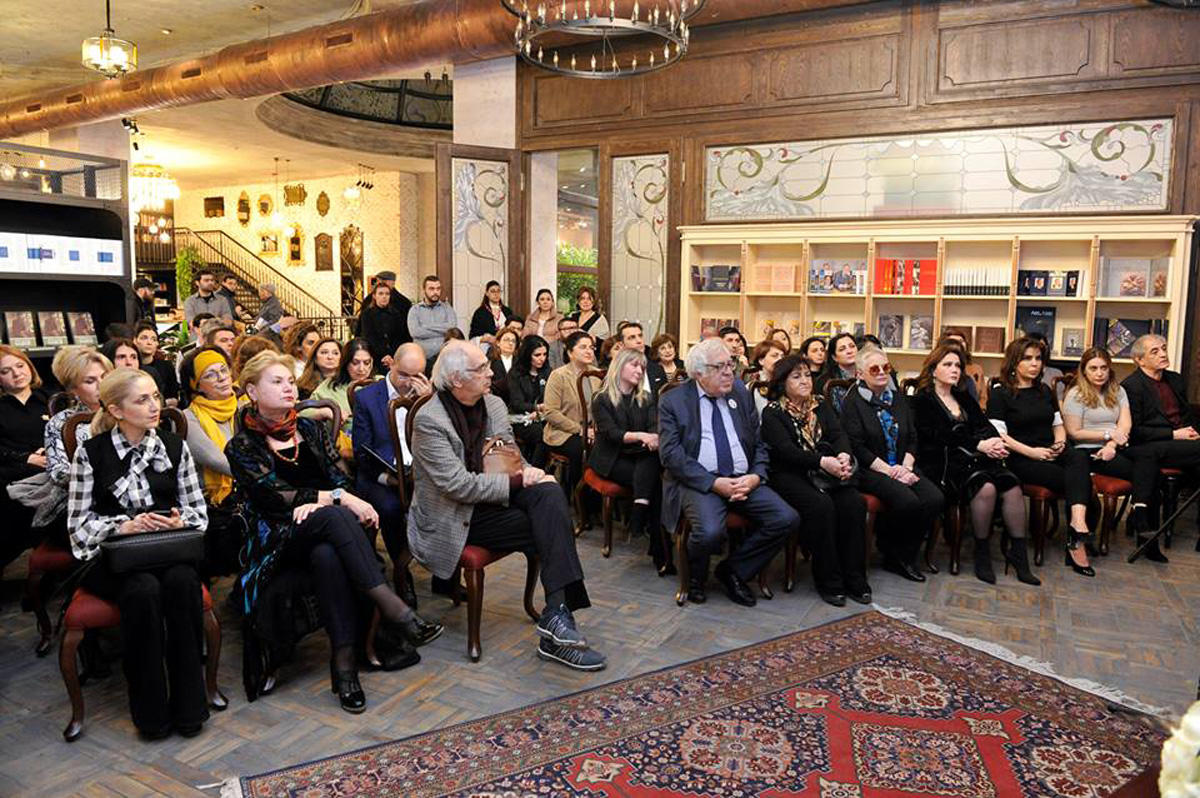 Baku Book Center презентовал проект "Cry", посвященный Ходжалинскому геноциду (ФОТО)