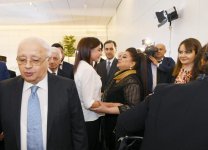Президент Ильхам Алиев и Первая леди Мехрибан Алиева встретились с группой деятелей культуры и искусства (ФОТО) (версия 3)