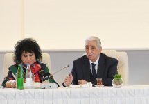 Президент Ильхам Алиев и Первая леди Мехрибан Алиева встретились с группой деятелей культуры и искусства (ФОТО) (версия 3)