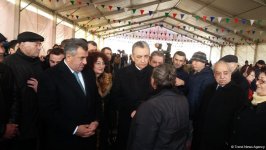 Эльдар Азизов: Соответствующим структурам однозначно поручено обеспечить низкие цены на ярмарках (ФОТО)