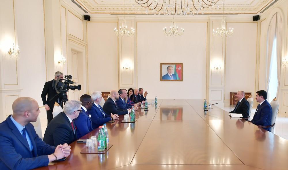 Ilham Aliyev receives delegation led by president of US-based Foundation for Ethnic Understanding (PHOTO)