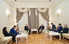 Azerbaijani president receives Italian delegation (PHOTO)