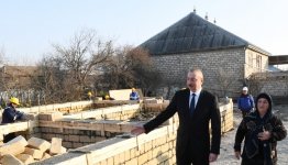 Президент Ильхам Алиев на месте ознакомился с работой по ликвидации последствий землетрясения в Агсу (ФОТО)