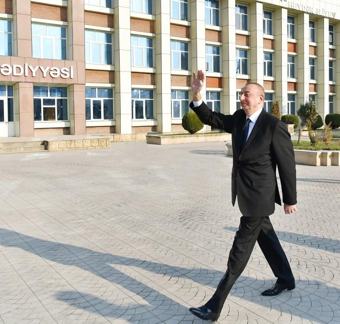 Президент Ильхам Алиев на месте ознакомился с работой по ликвидации последствий землетрясения в Агсу (ФОТО)