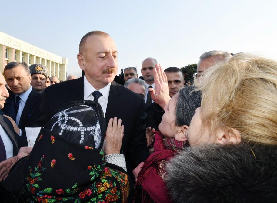 Президент Ильхам Алиев на месте ознакомился с работой по ликвидации последствий землетрясения в Агсу (ФОТО)