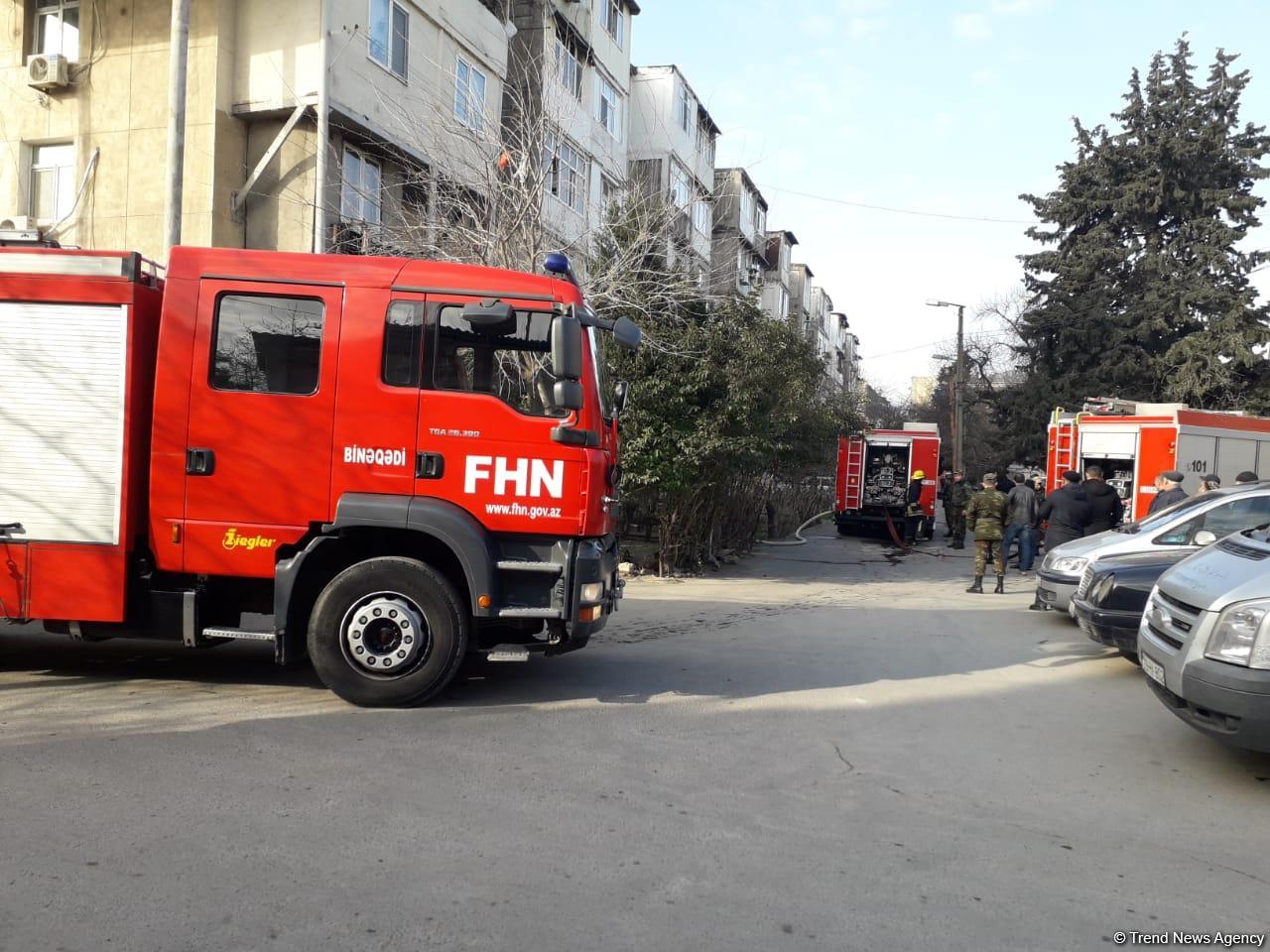 Пожар в жилом здании Баку потушен: причина возгорания - короткое замыкание (ФОТО) (Обновлено)