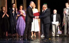 "Богатая женщина" из Азербайджана заговорила на осетинском языке (ФОТО)