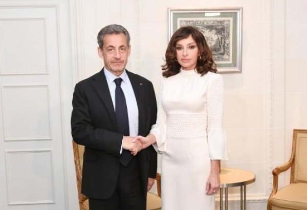 Azerbaijan's First VP Mehriban Aliyeva meets with former French president (PHOTO)