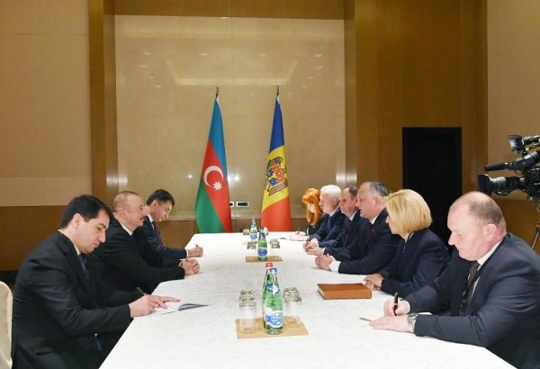 President Ilham Aliyev meets his Moldovan counterpart